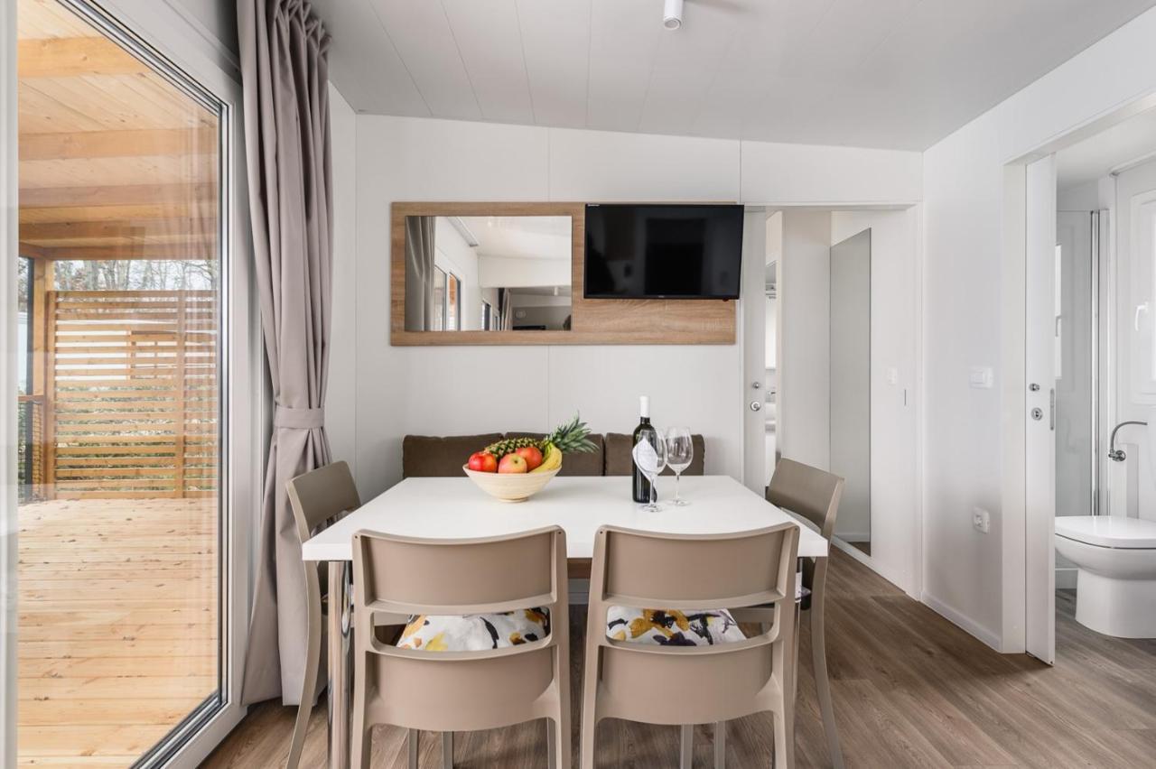 Kemping Adriamar Mobile Homes In Park Umag